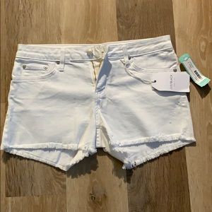 Frayed hem short